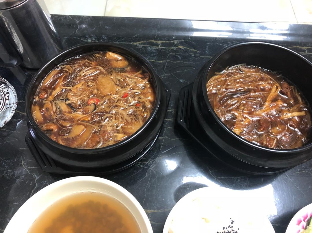 黄焖鸡米饭