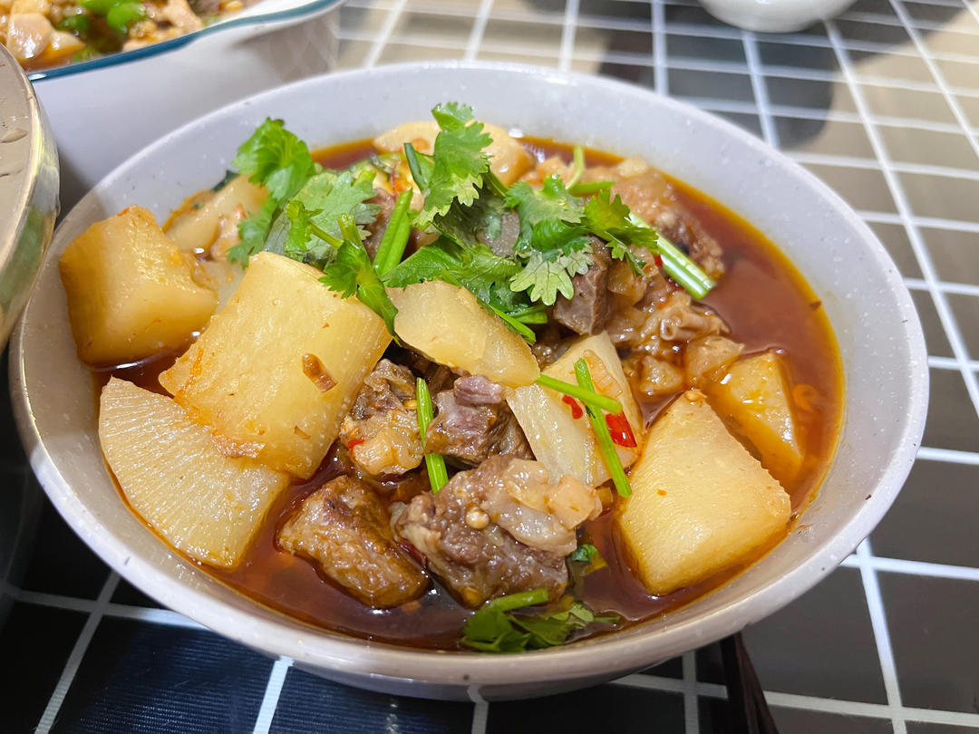 萝卜牛腩煲