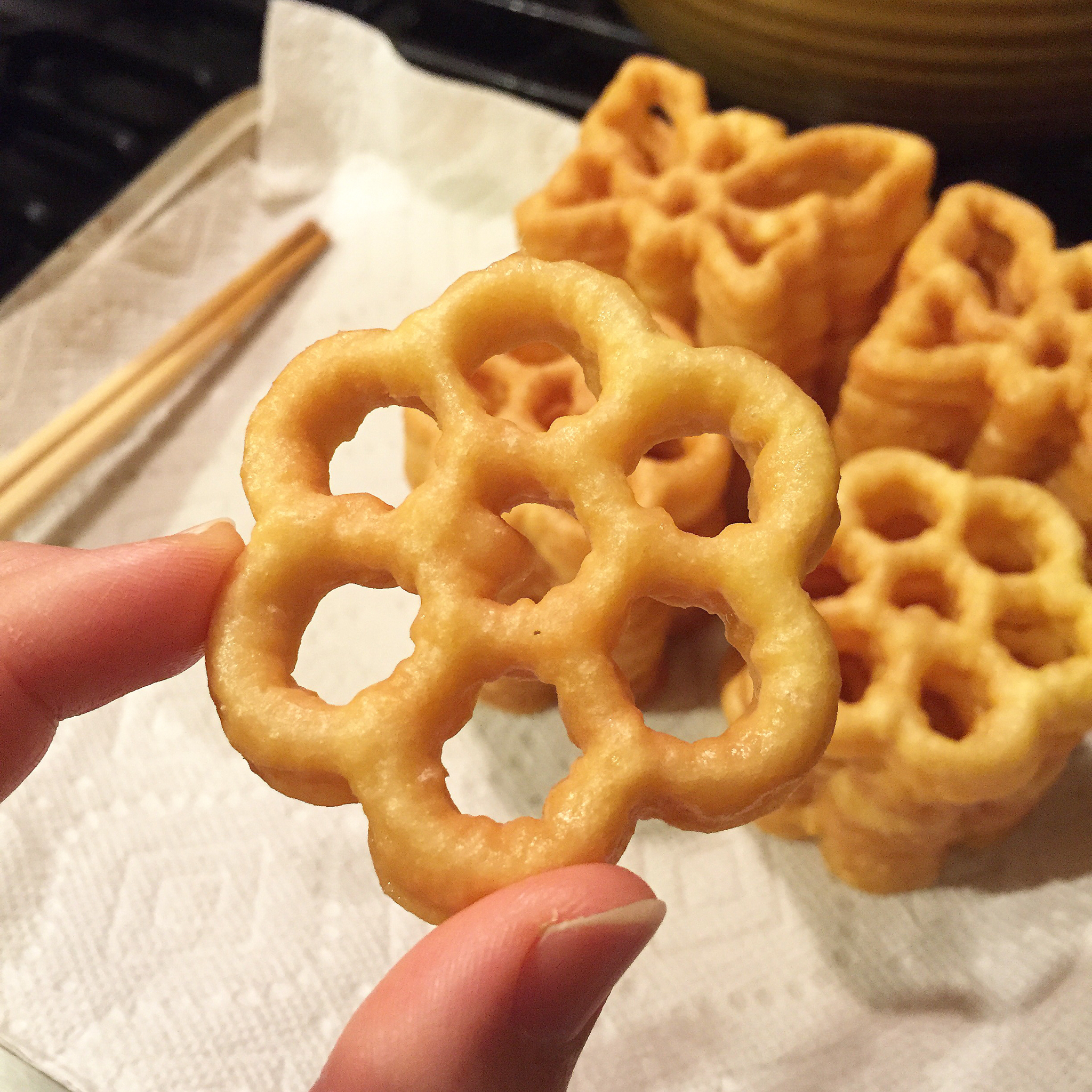 蜂窝饼（Honeycomb Cookies）南洋华人过年必备零食