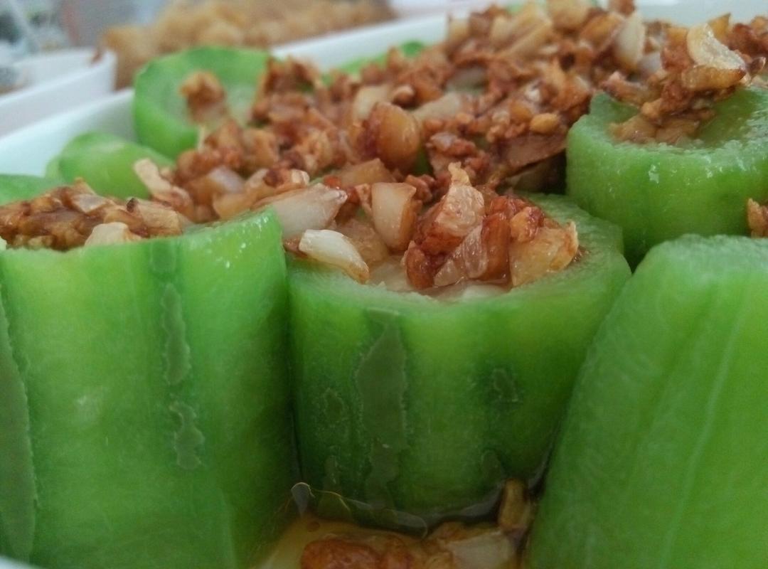 只需要五分钟就可以的美味蒜蓉蒸丝瓜