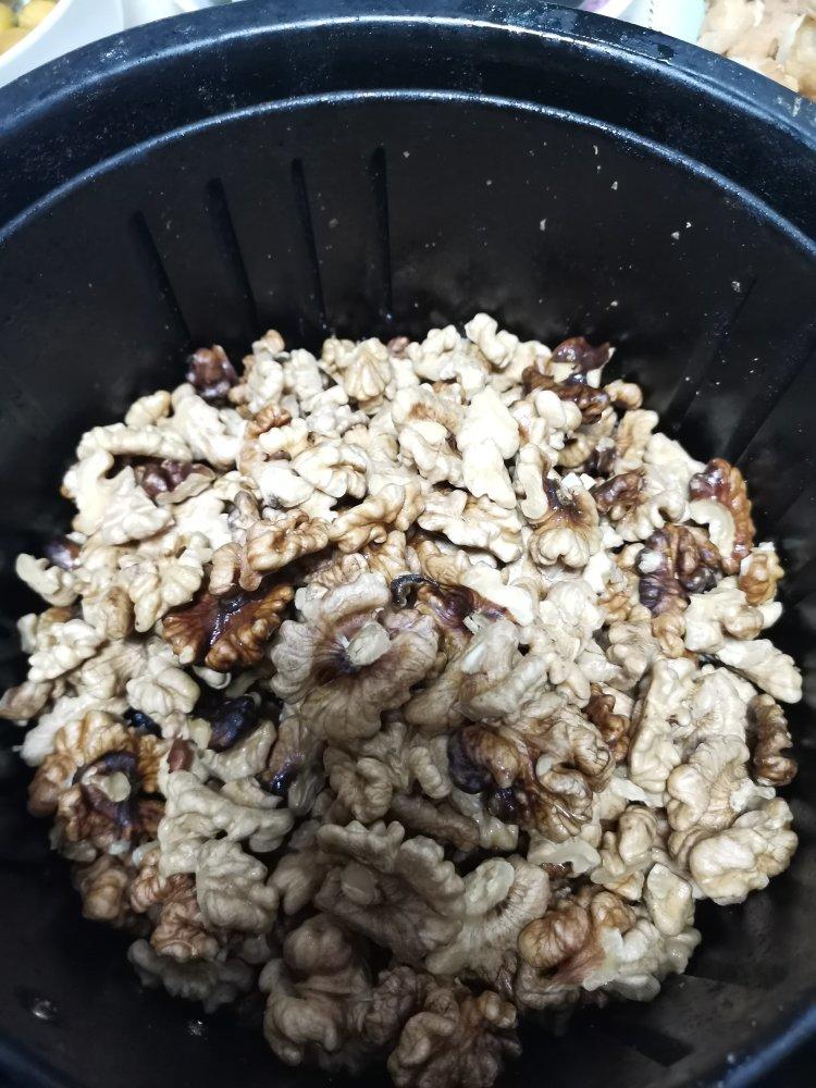 【炸萝卜素丸子】：外焦里嫩