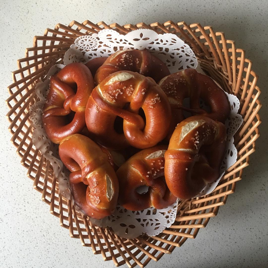 堂妈小厨——碱水面包