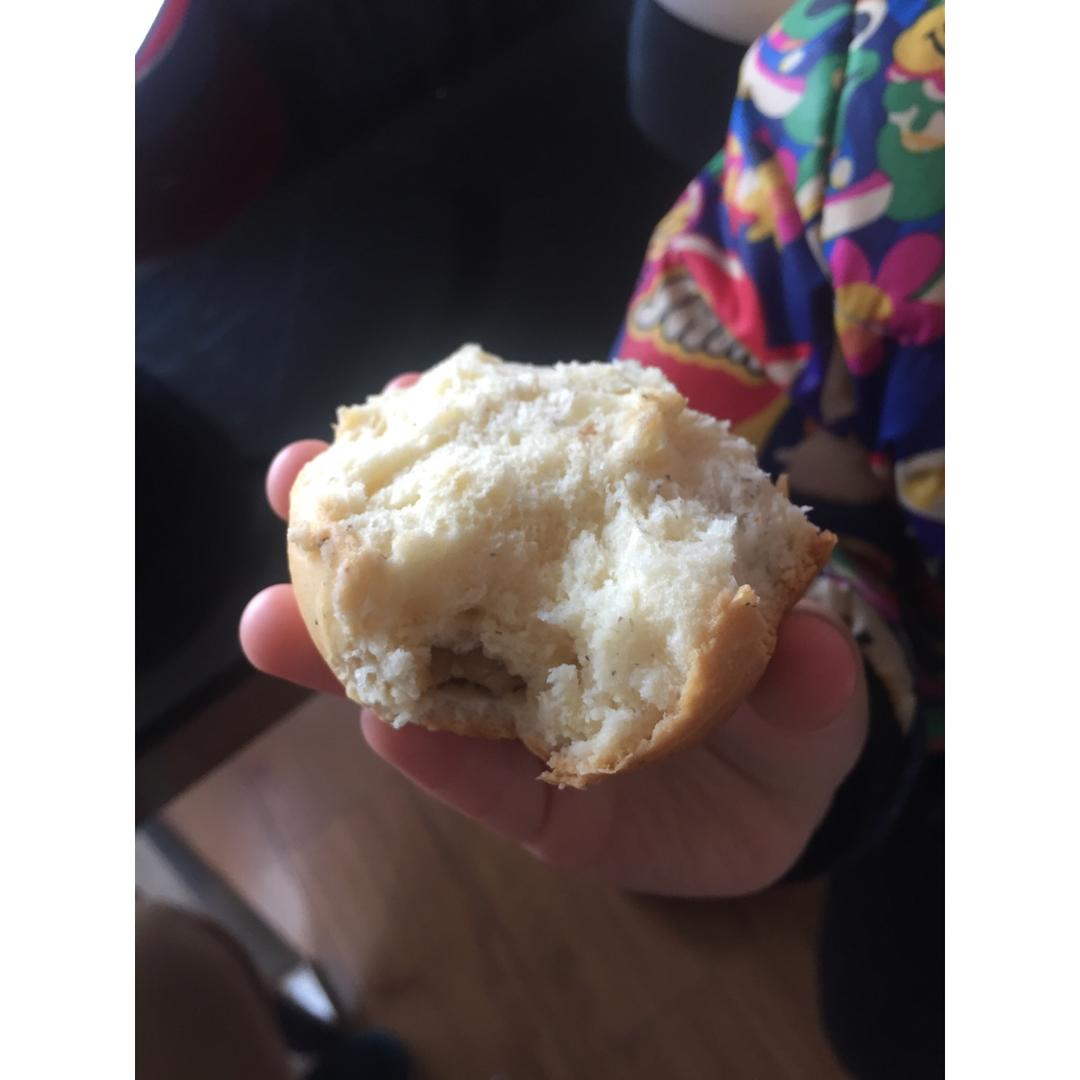 巨蛋牛奶面包