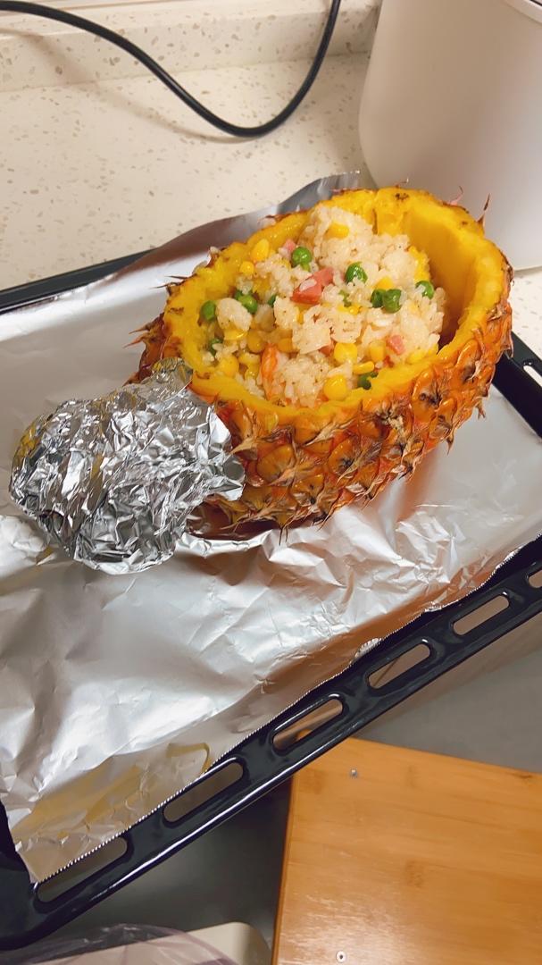 马苏里拉芝士奶油菠萝焗饭