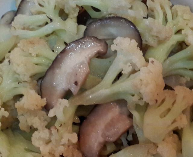 蚝油花菜炒香菇的做法