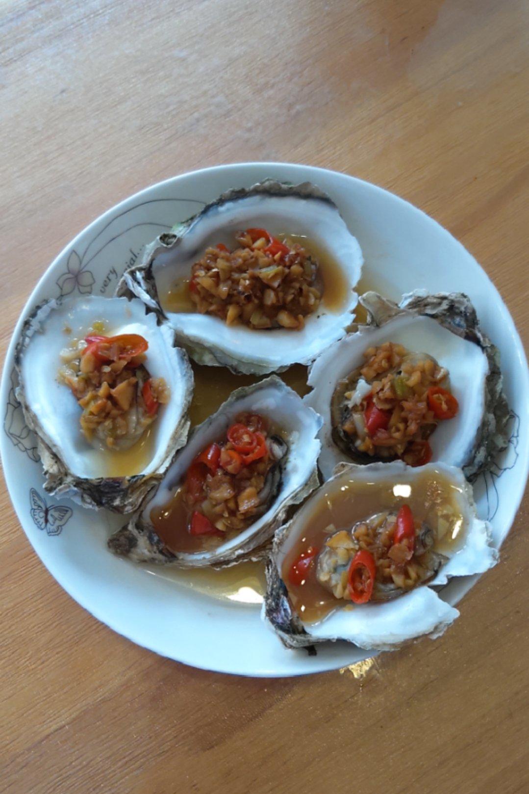 有个锅就能在家做的蒜蓉生蚝做法