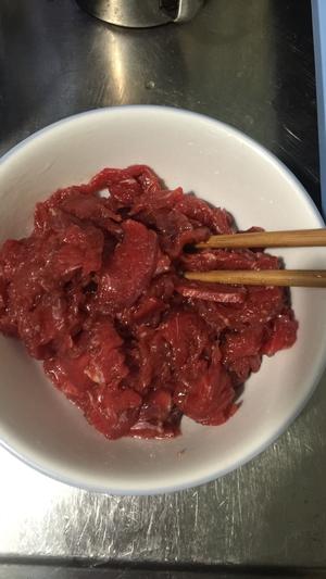 魔芋炒牛肉的做法 步骤1