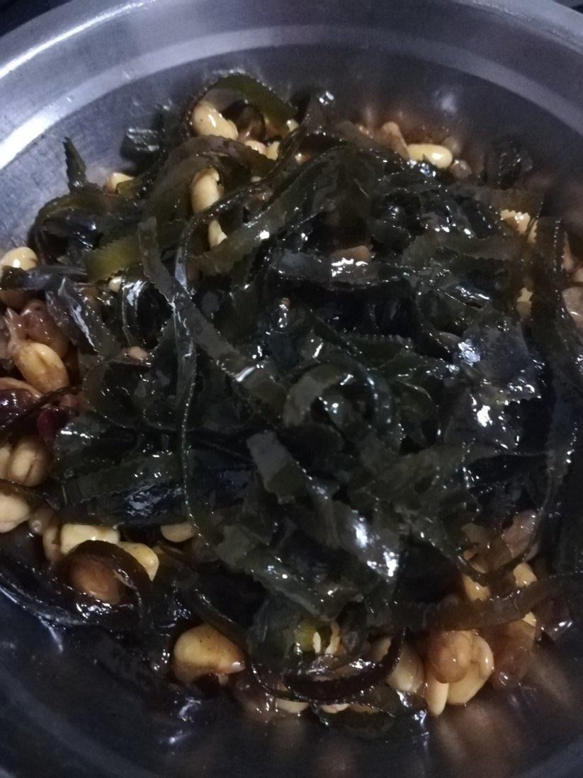 黄豆炖海带