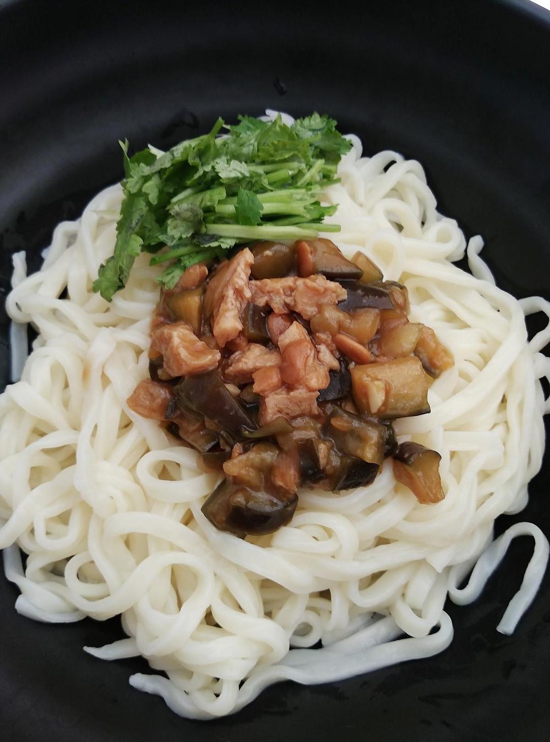 素肉茄卤炸酱面的做法