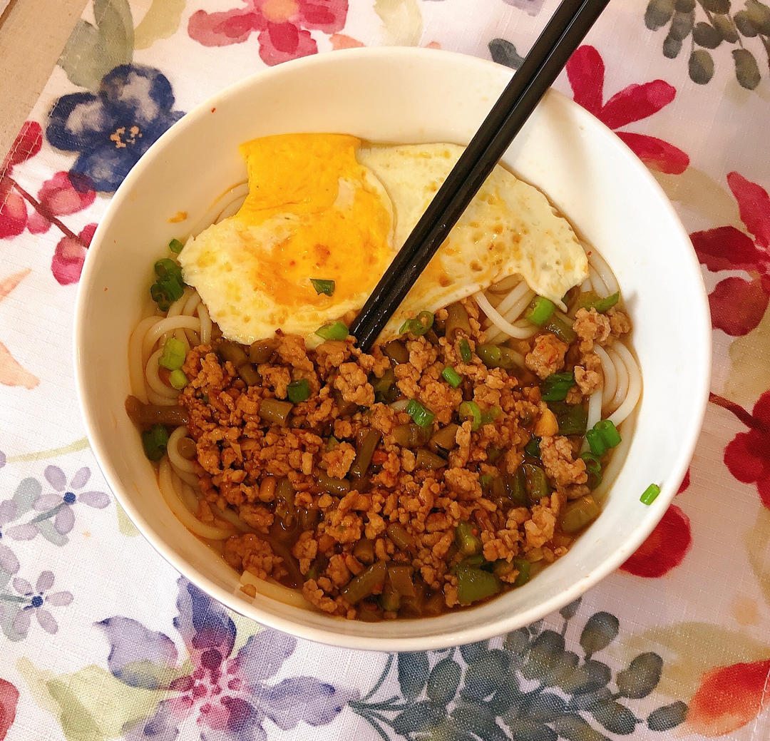 一碗快手早餐酸豆角湖南米粉