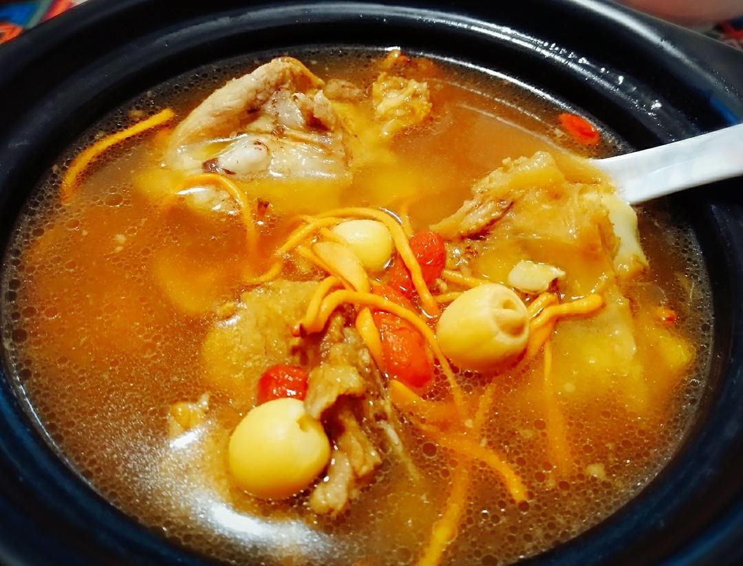 tiffanyliu做的虫草花排骨汤