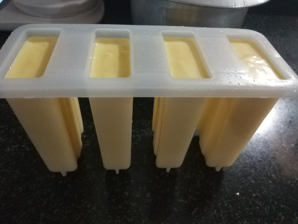 芒果奶油冰棍的做法 步骤1