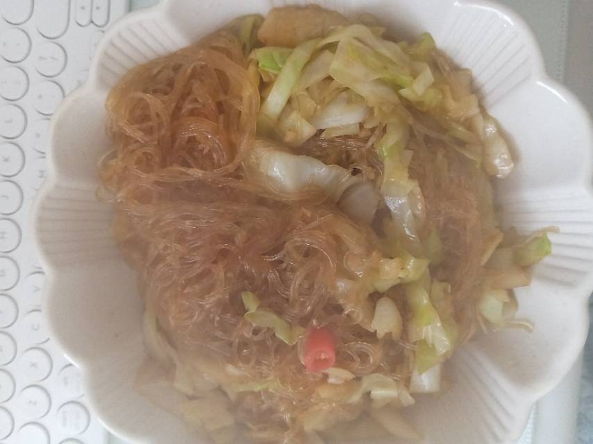 最近爱吃粉丝粉条～包菜炒粉丝