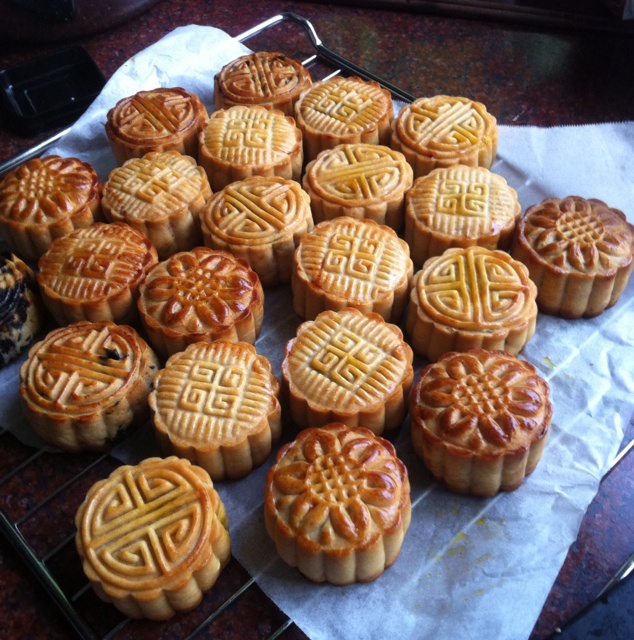 广式月饼——蛋黄莲蓉月饼