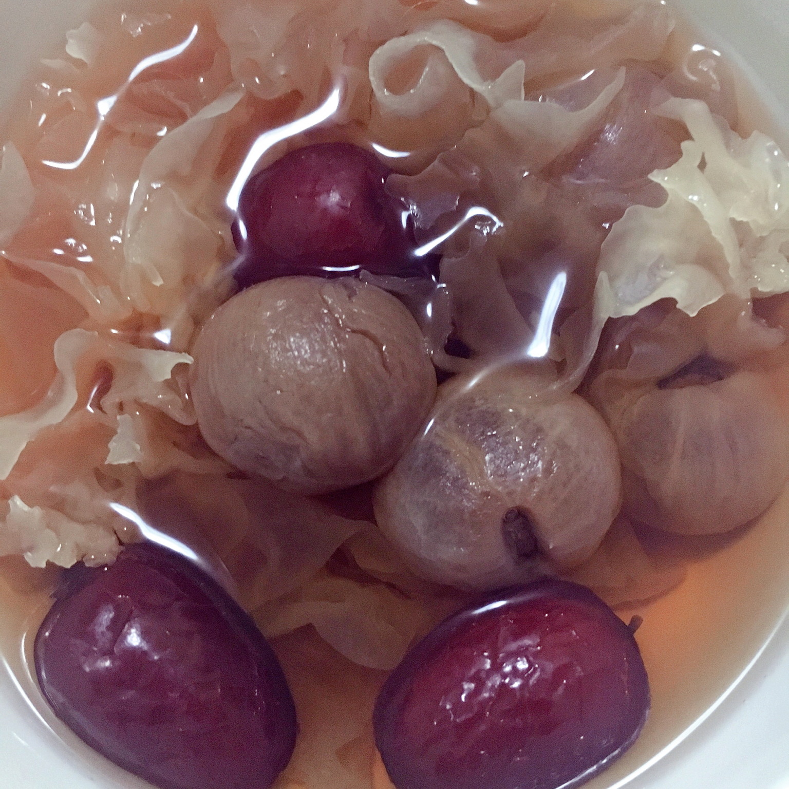 冰糖银耳红枣汤