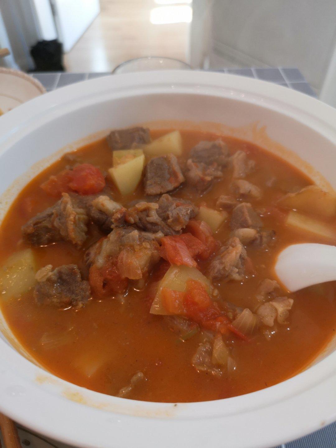 【番茄土豆炖牛腩】