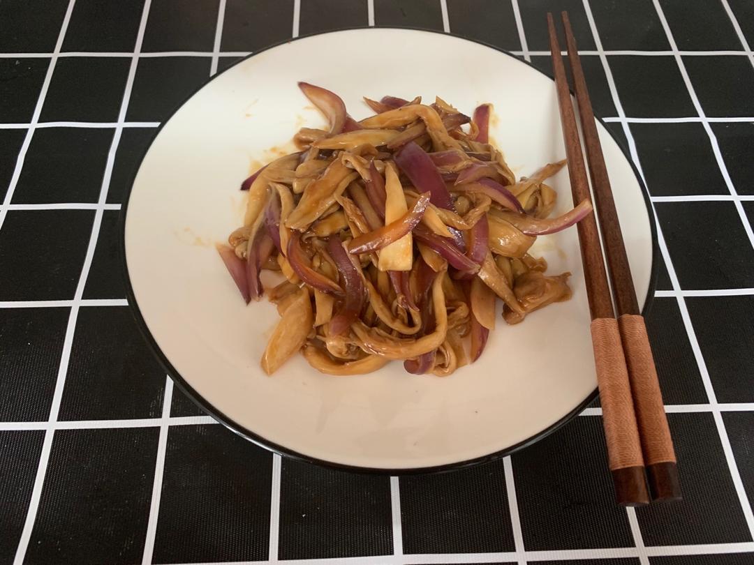 洋葱遇到杏鲍菇