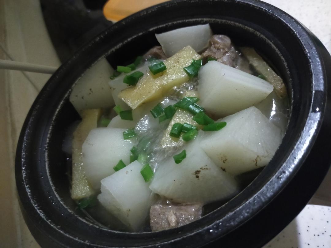 滋阴润肺—萝卜排骨汤
