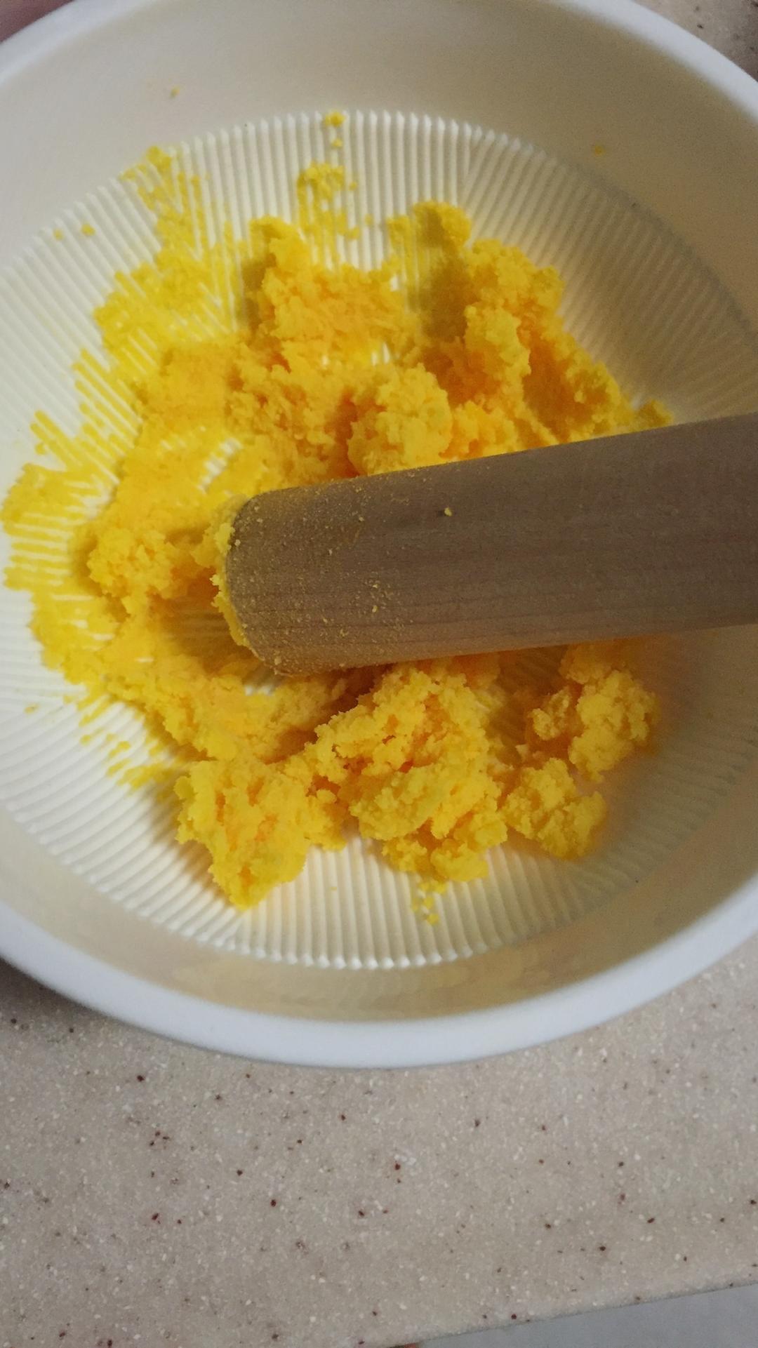 蛋黄泥