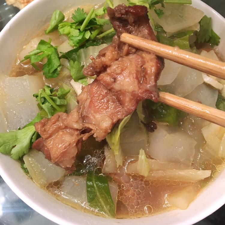 新疆羊腿粉汤的做法