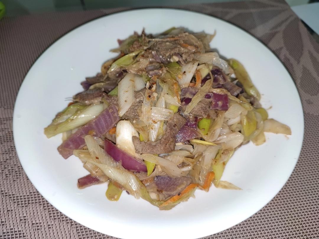 厨师长教你：“葱爆猪肝”的家常做法，味道非常赞