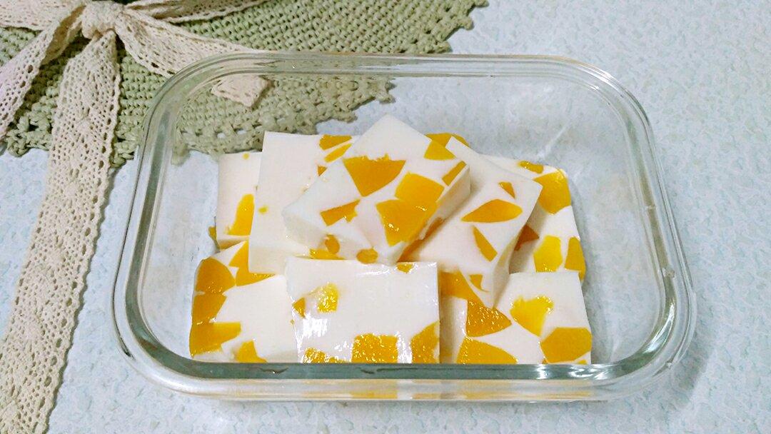 粒粒芒果椰汁冻糕