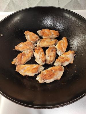盐煎鸡翅的做法 步骤7