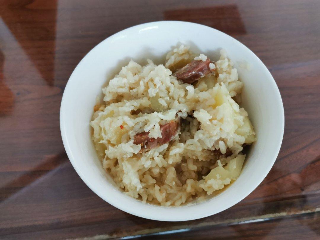 土豆香肠焖饭（电饭锅only）