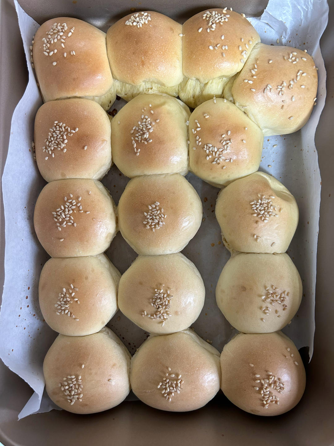 一次发酵，松软拉丝的牛奶小餐包