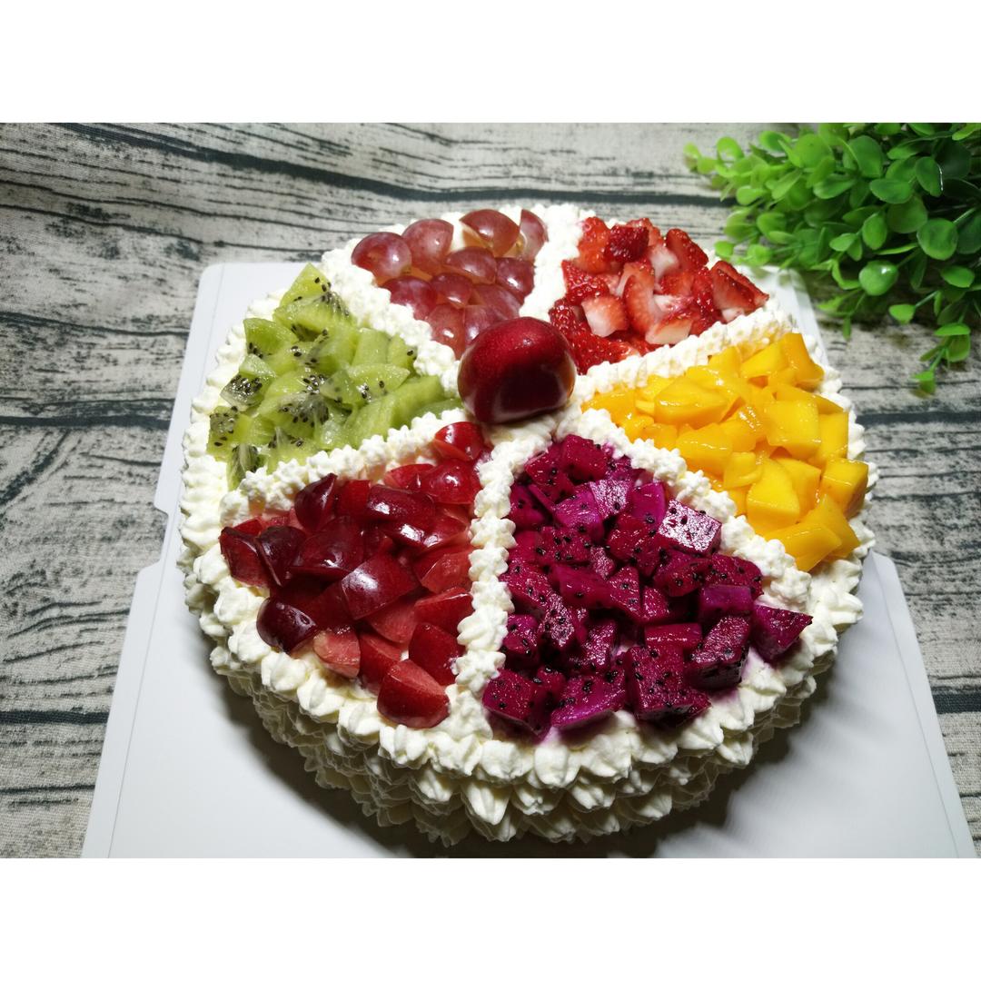 奶油水果装饰蛋糕