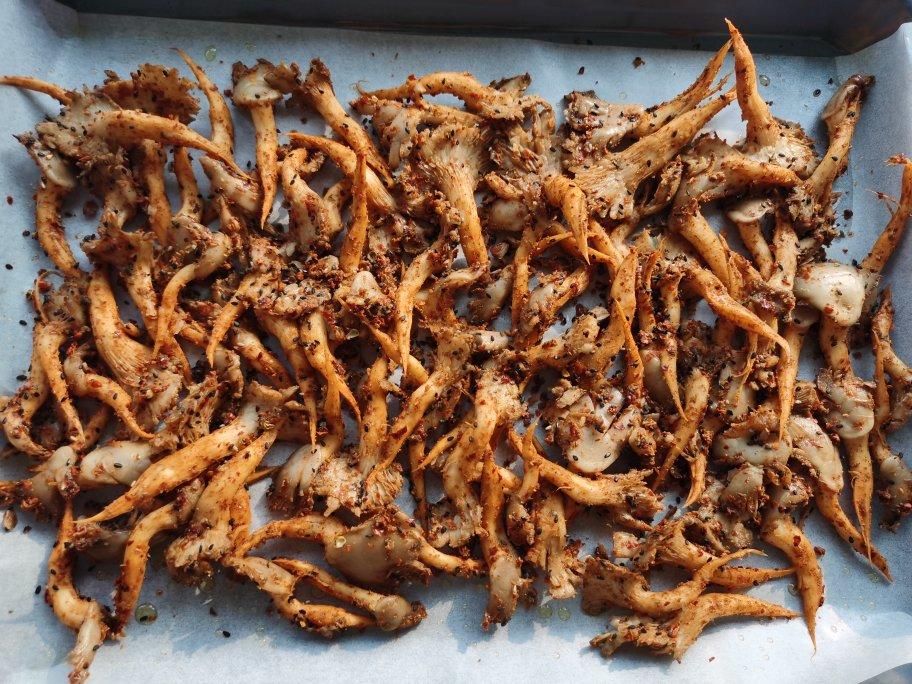 快手无油烤平菇