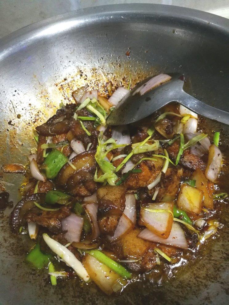 厨师长教你：“回锅肉”的正宗做法，先收藏