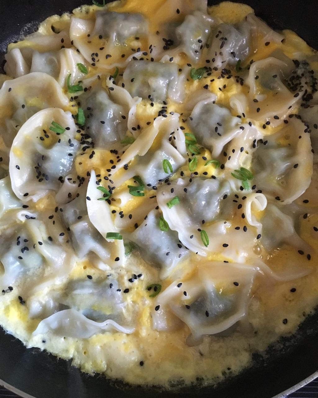 鸡蛋生煎饺子