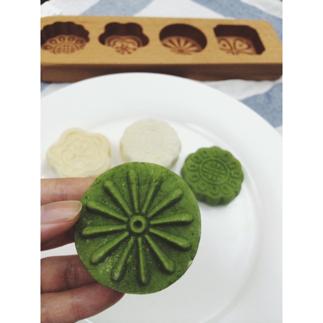 冰皮枣泥馅月饼