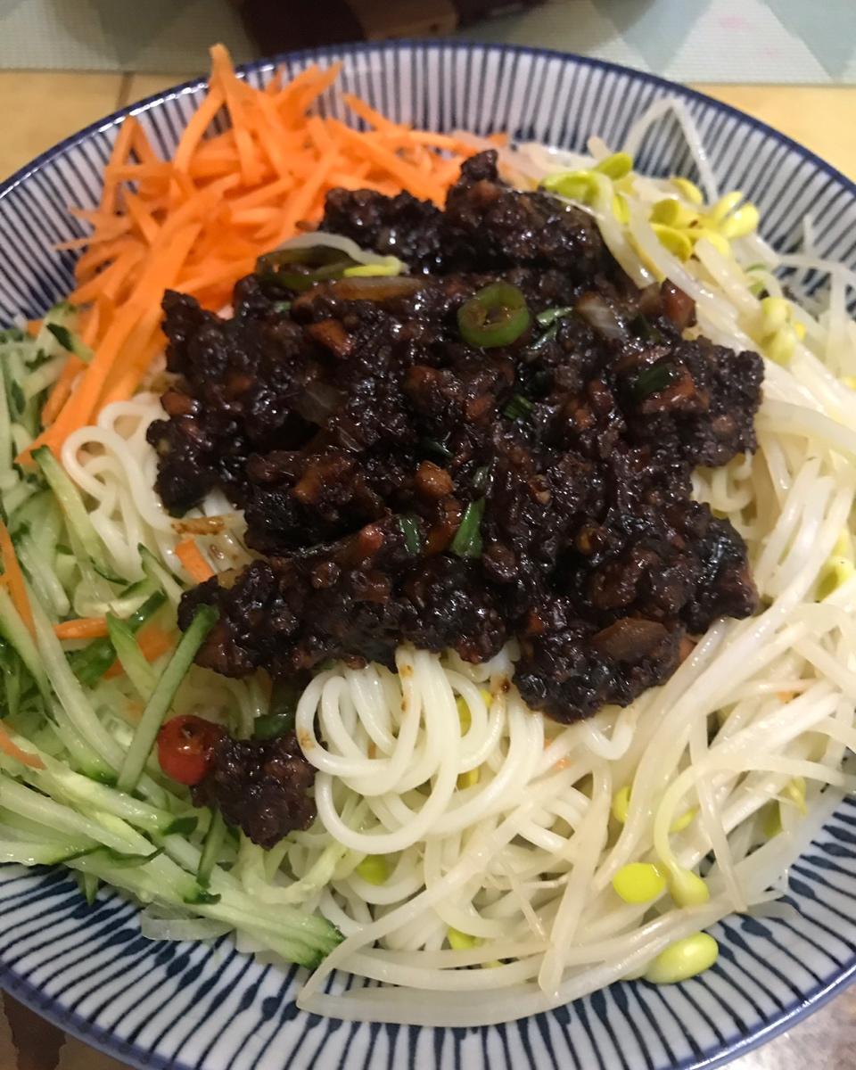 炸酱老北京炸酱面