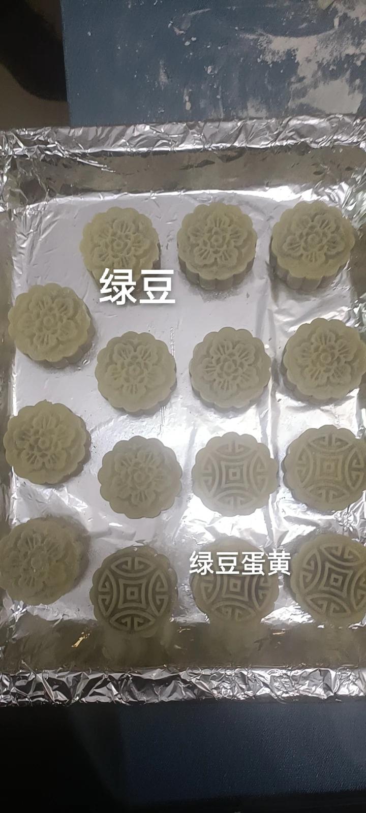 广式月饼－－蛋黄豆沙月饼