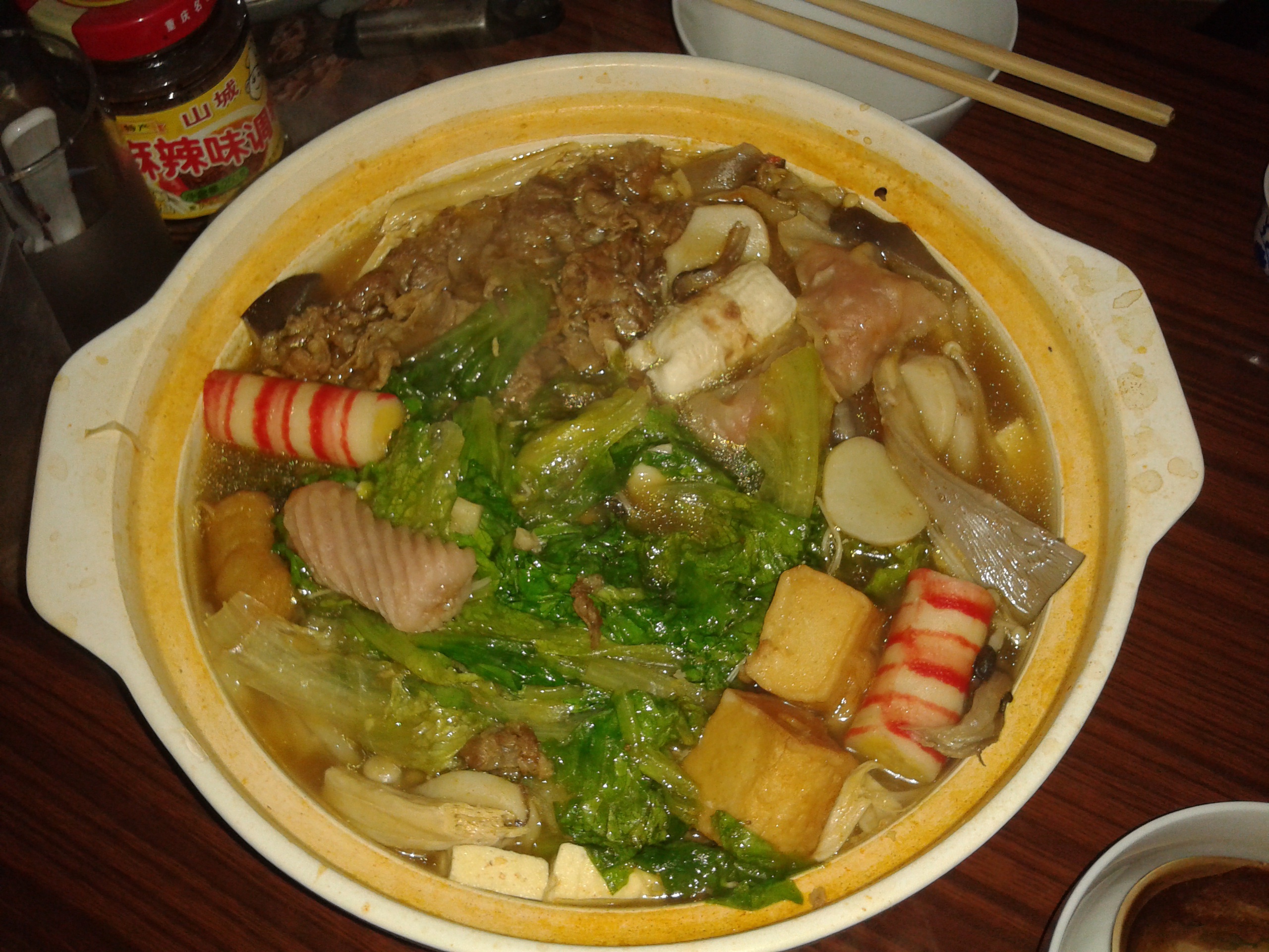 韩式鲜菌辣肥牛汤锅