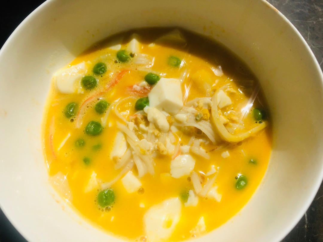 营养又鲜香的咸蛋黄豆腐煲