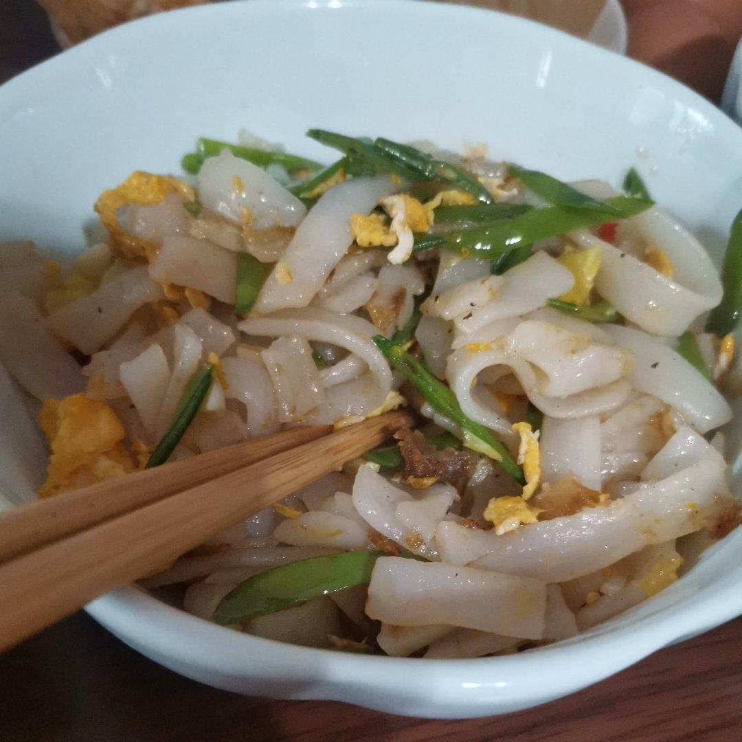 路边摊的炒河粉
