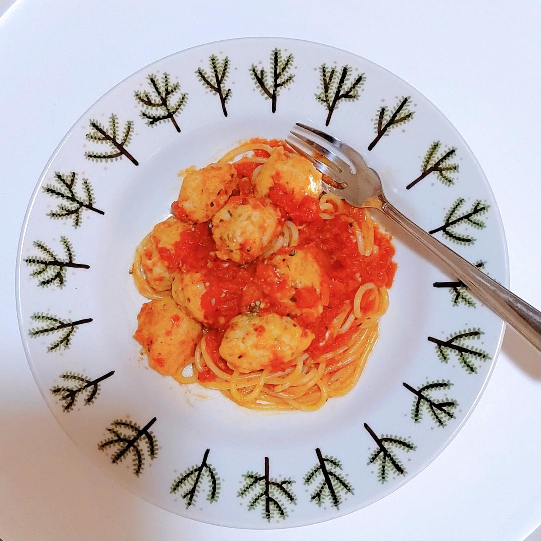 浓郁番茄鸡肉丸意面