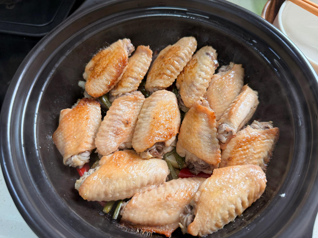砂锅沙姜盐焗鸡翅