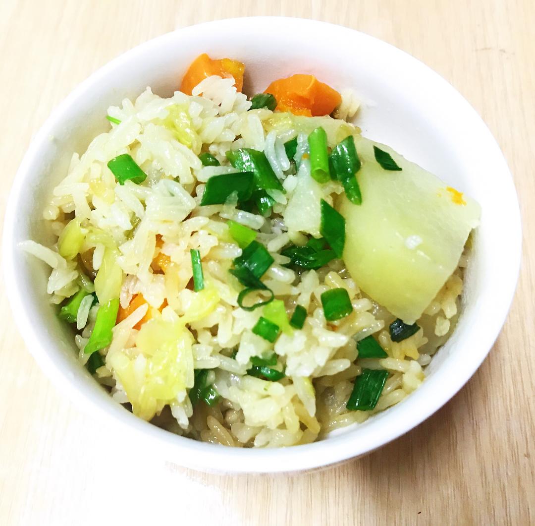 胡萝卜土豆包菜饭的做法