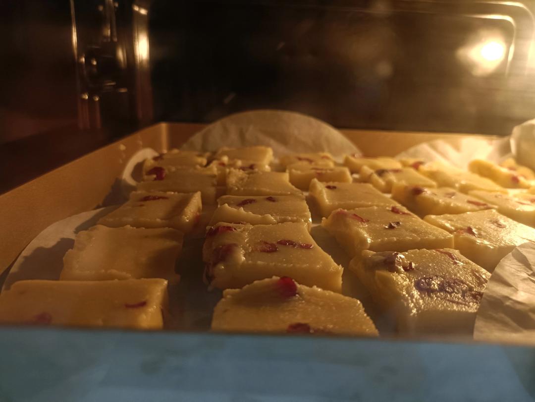 奶香浓郁酸甜酥脆的蔓越莓黄油曲奇