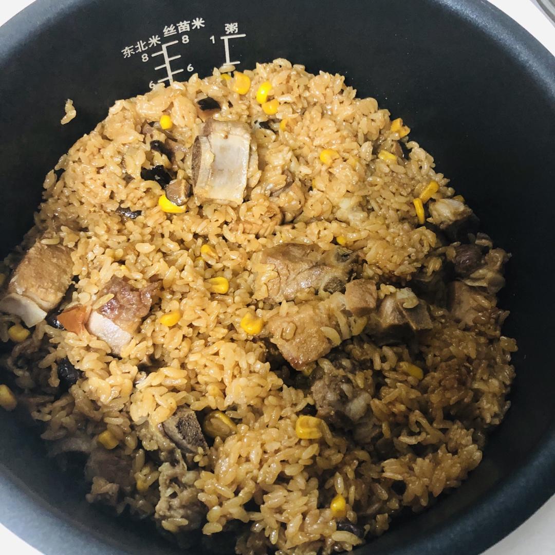 喷香排骨焖饭（爆好吃）