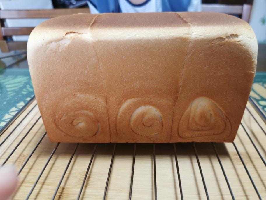 升级版奶香手撕吐司