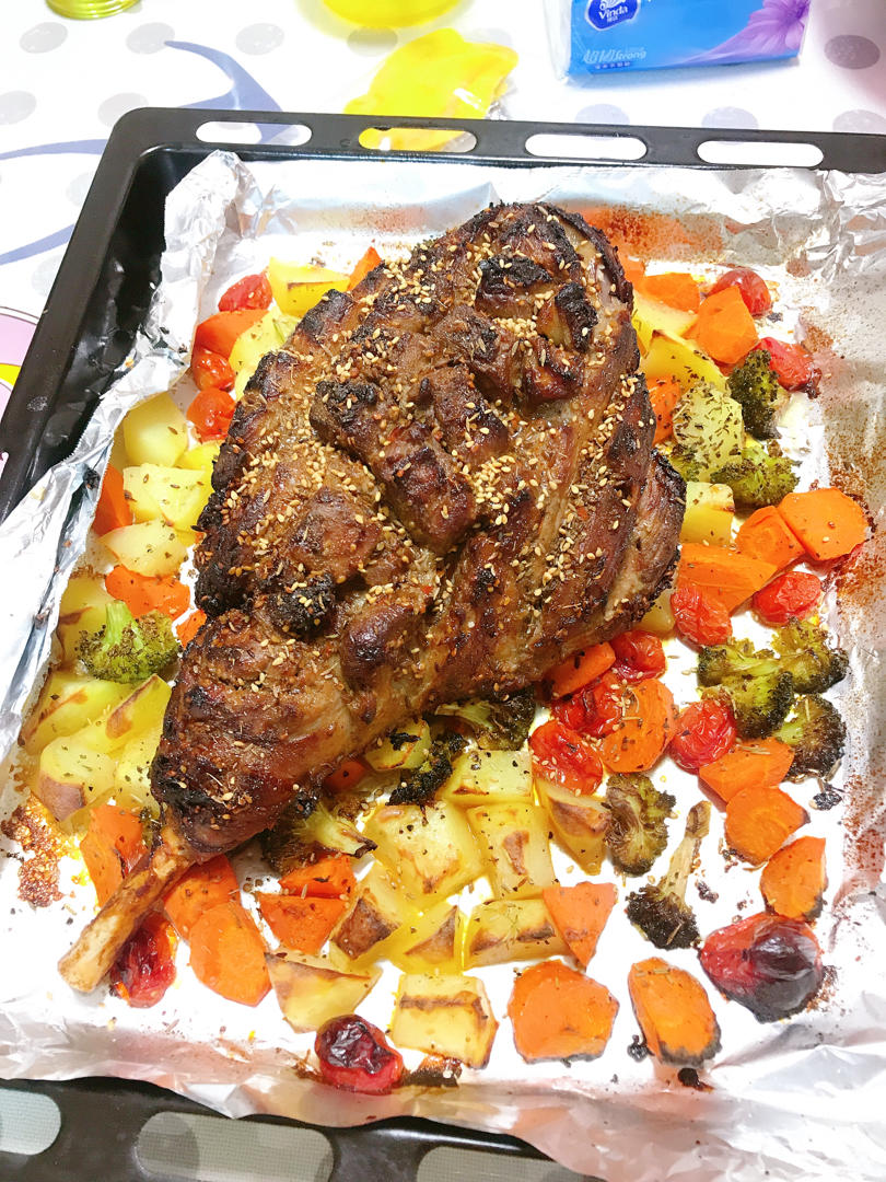 孜然蒜香烤羊腿