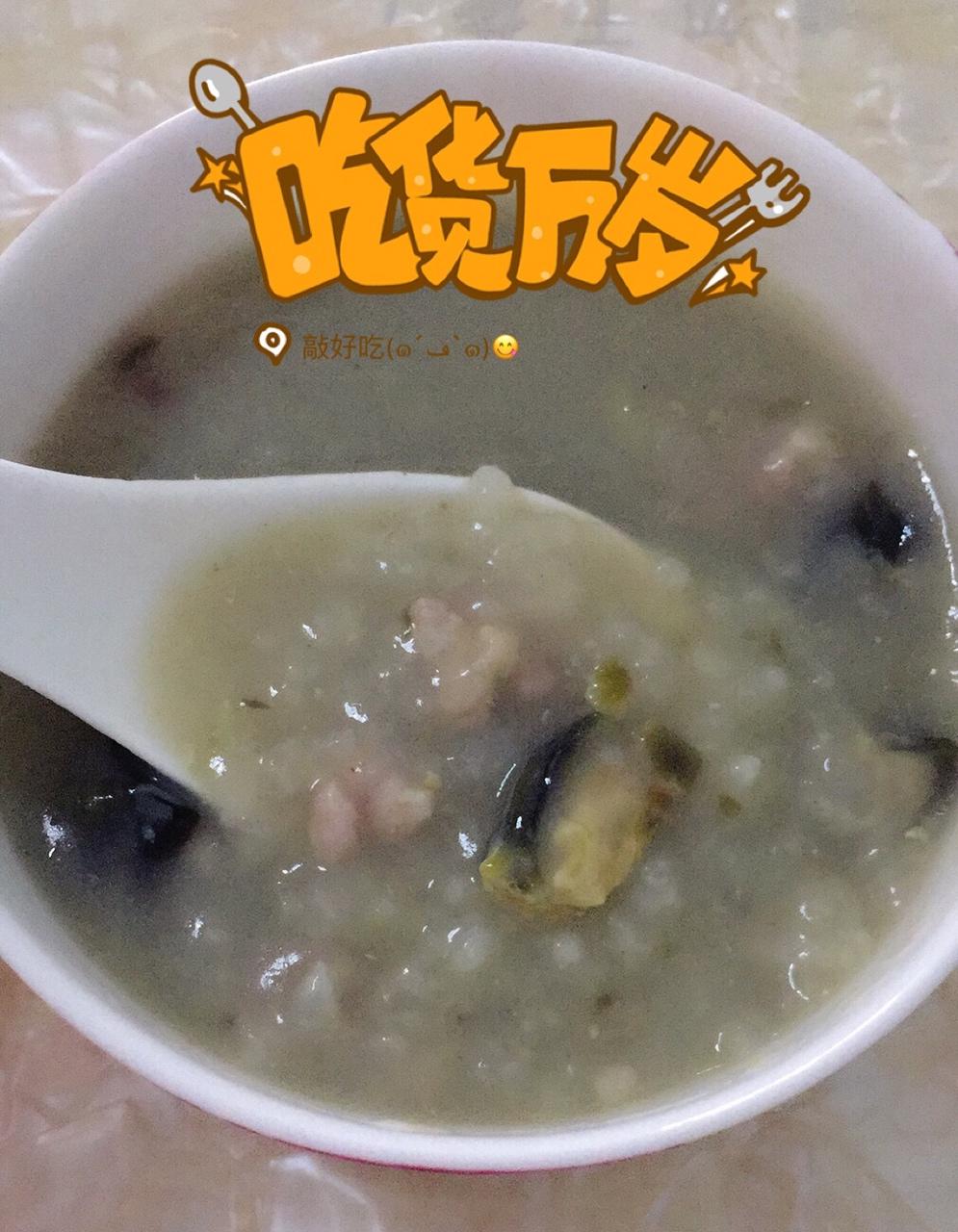 sunshine爱烹饪做的电饭煲版皮蛋瘦肉粥