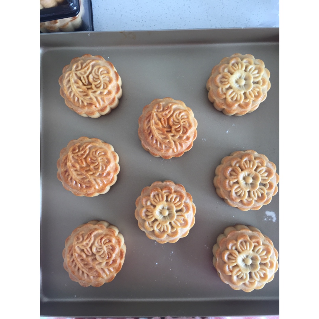 广式月饼—蛋黄莲蓉月饼