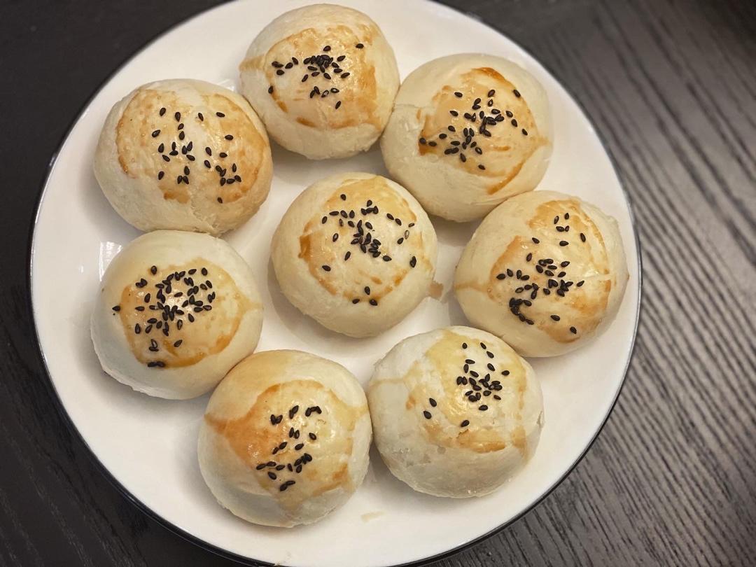 掉渣渣的蛋黄酥（超详细的方子）