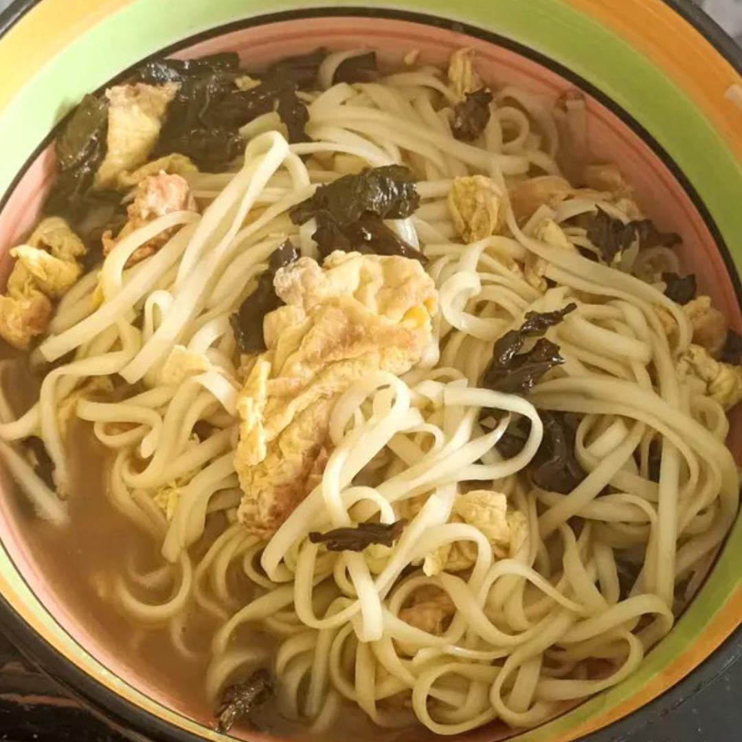 酸菜鸡蛋面